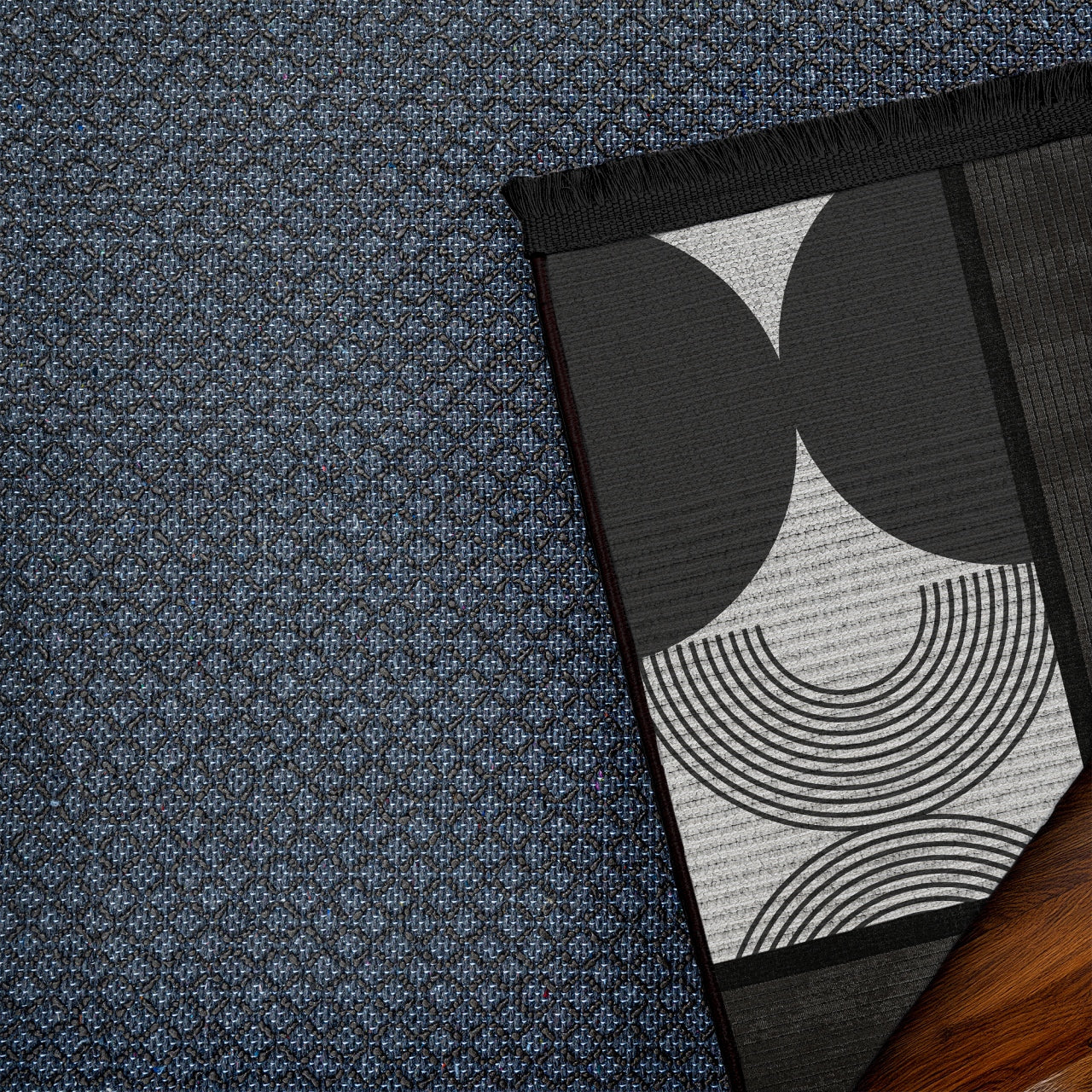 Siyah Geometrik Kaymaz Tabanlı Yıkanabilir Halı