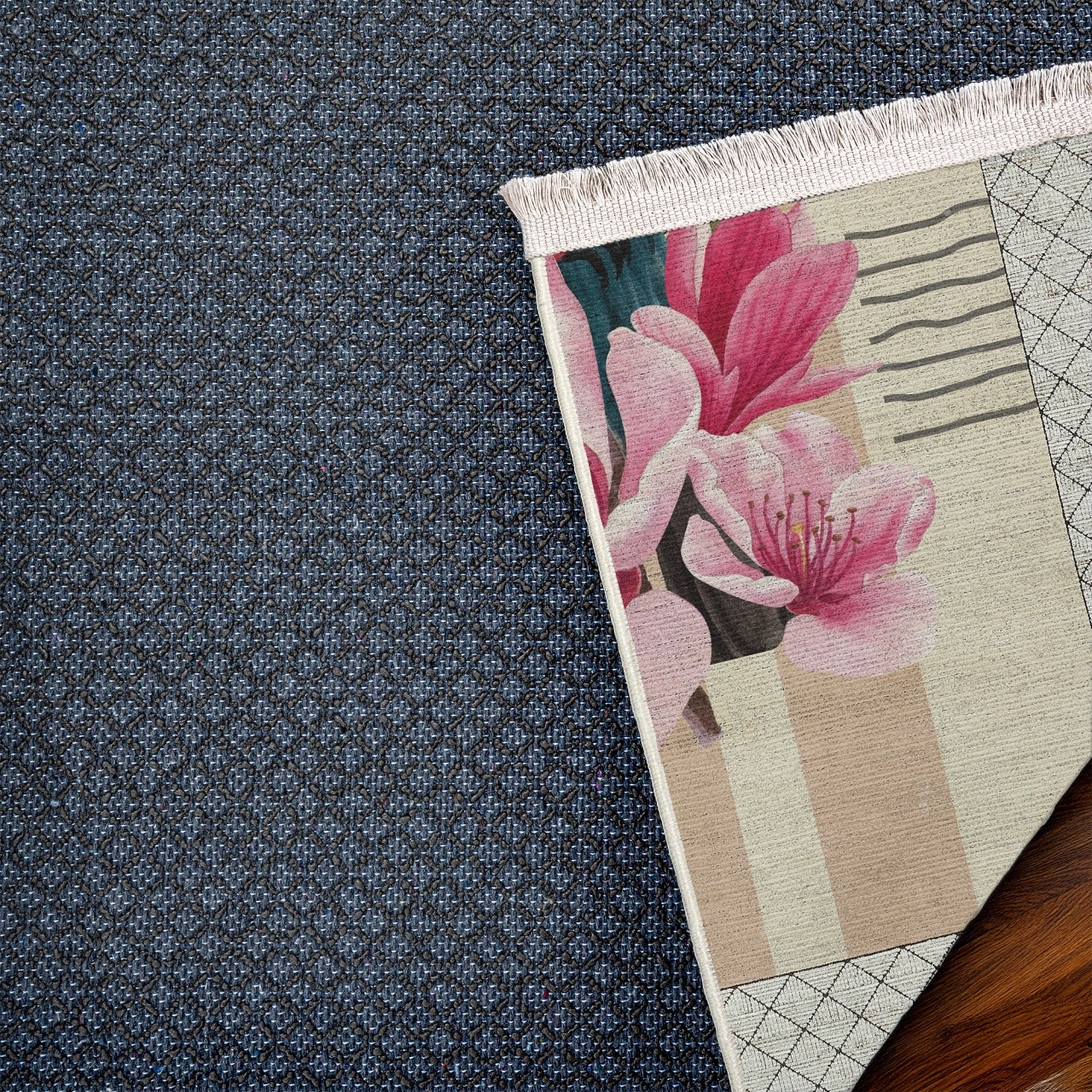 Pembe Bülbül Desenli Kaymaz Tabanlı Yıkanabilir Halı